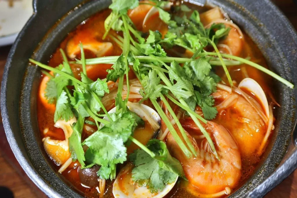 Receita de Tom Yum Sopa Tailandesa Picante e Azeda