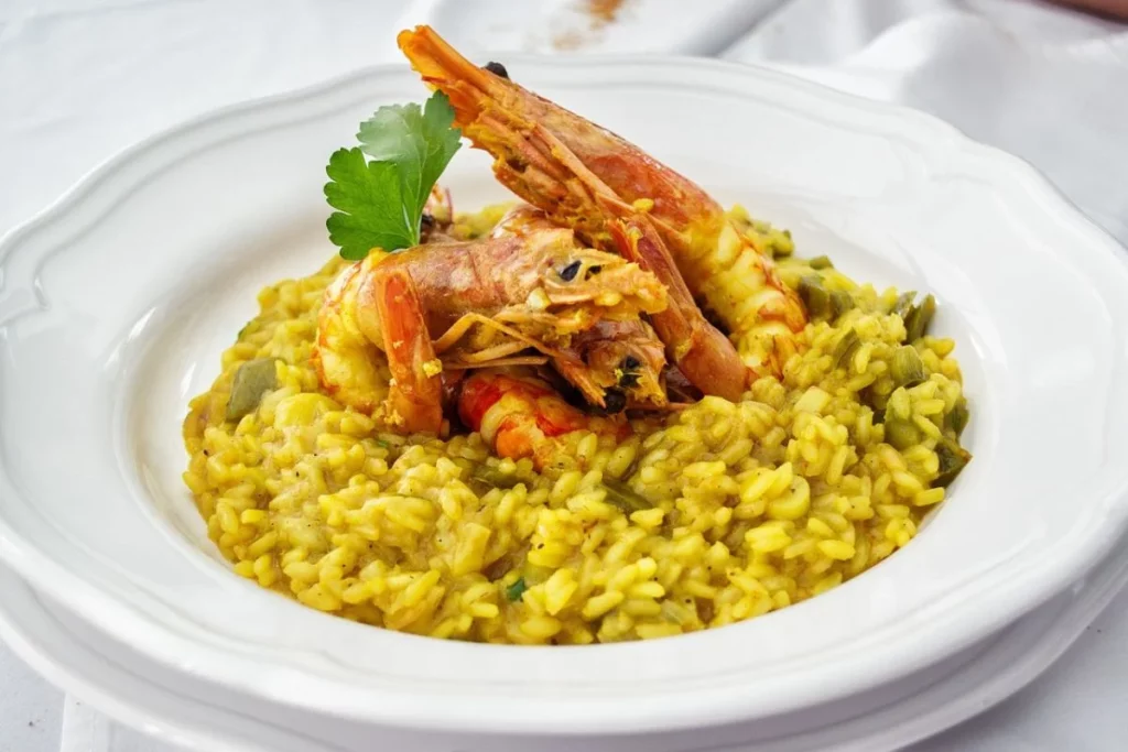 Delicioso Risoto de Camarão com Açafrão Receita para Surpreender