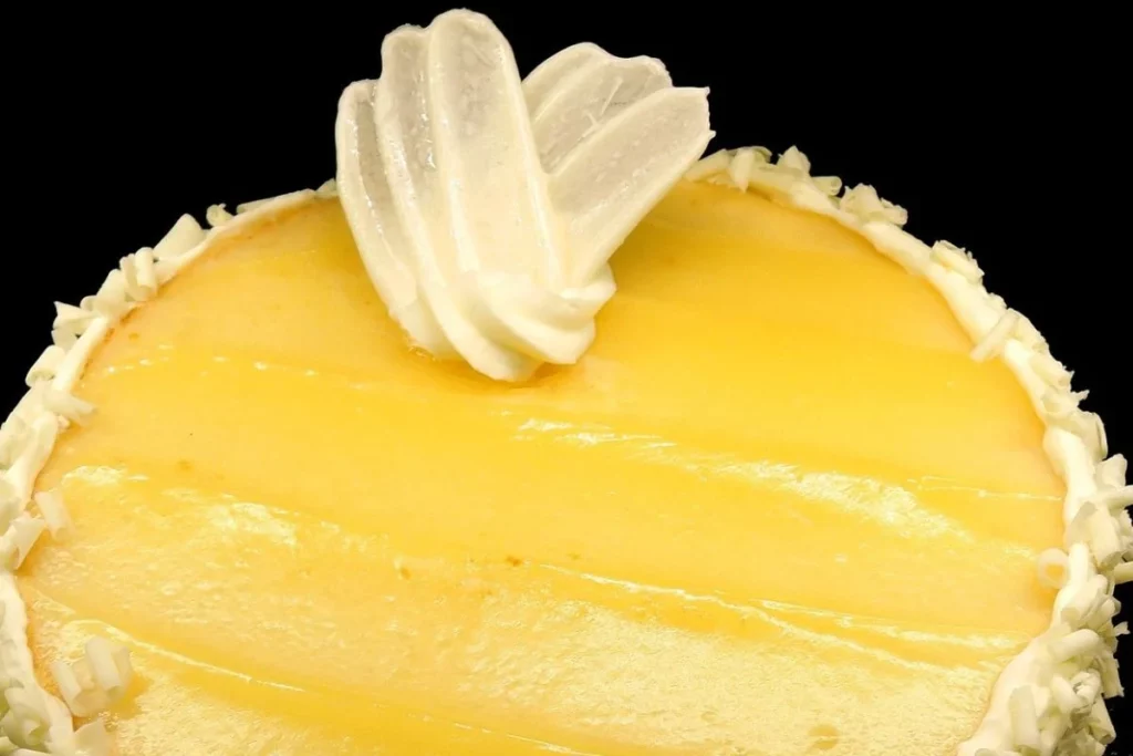 Receita de Bolo de Limoncello Sabor Cítrico em Cada Fatia