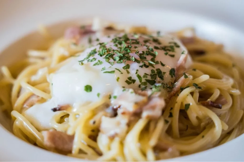 Macarrão Carbonara Simples